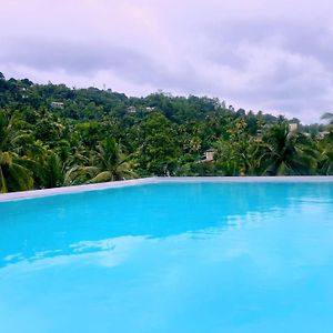 Ceylon Ayu Resort Kandy